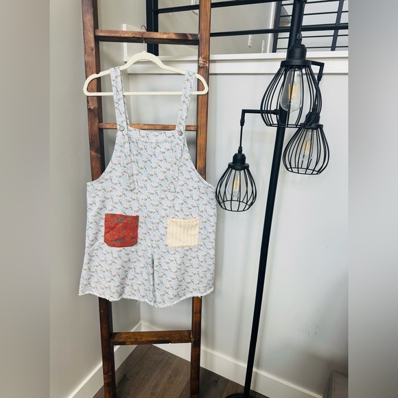 Women’s POL cottage core shortalls - Picture 1 of 5